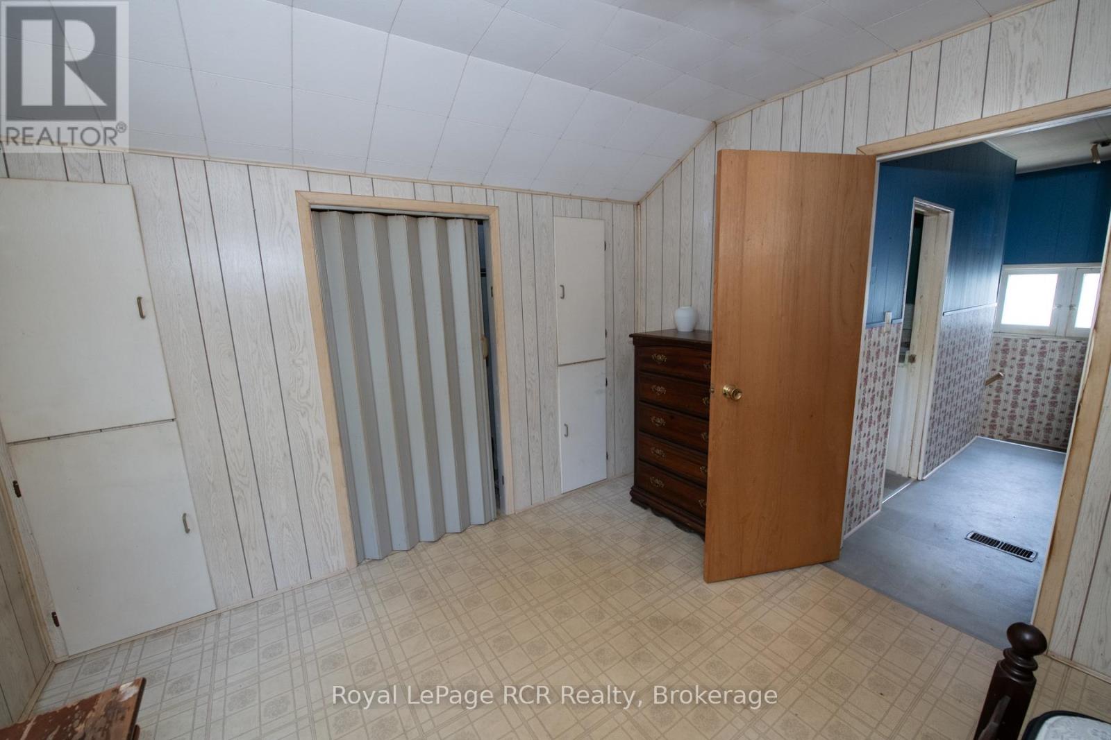 450 James Street W, Wellington North, Ontario  N0G 2L3 - Photo 21 - X12189027