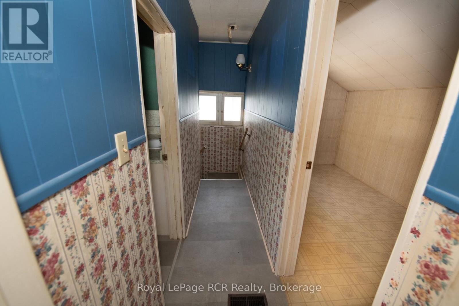 450 James Street W, Wellington North, Ontario  N0G 2L3 - Photo 22 - X12189027