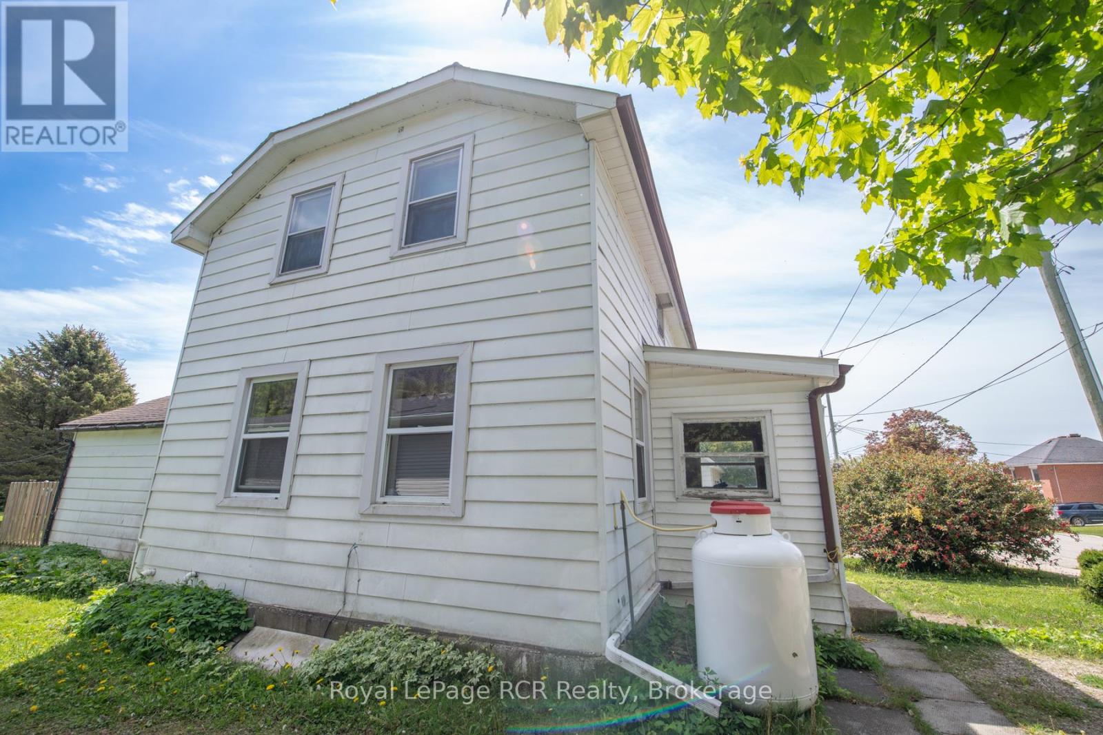 450 James Street W, Wellington North, Ontario  N0G 2L3 - Photo 25 - X12189027