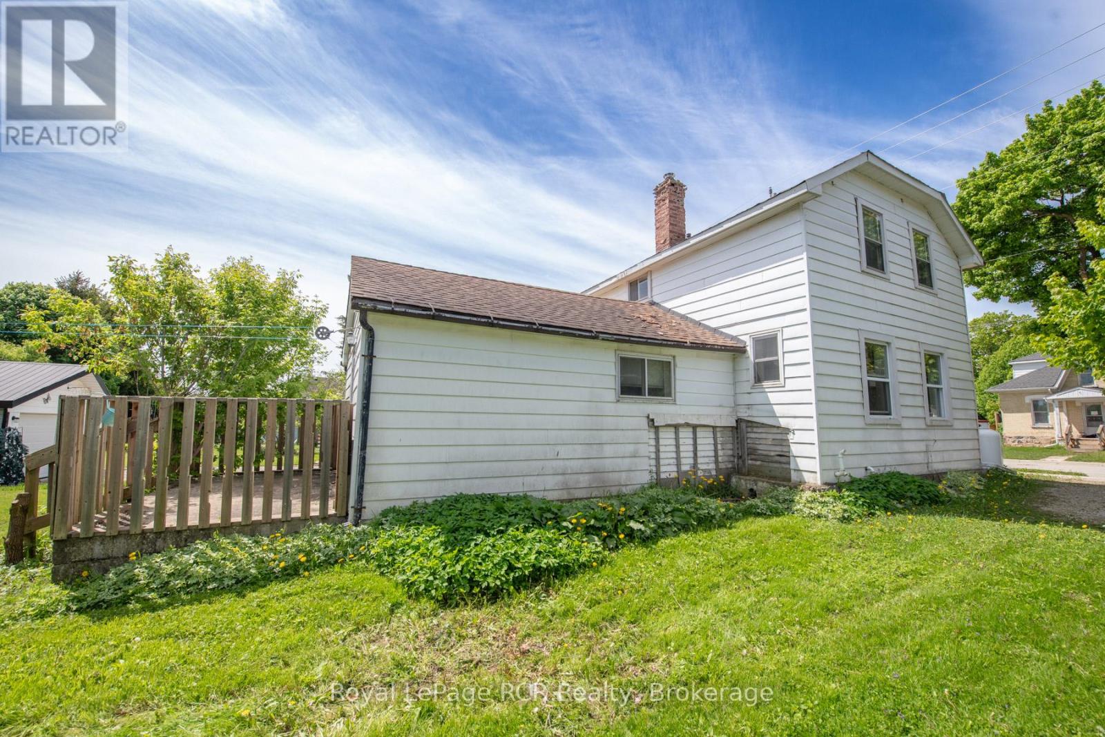 450 James Street W, Wellington North, Ontario  N0G 2L3 - Photo 26 - X12189027