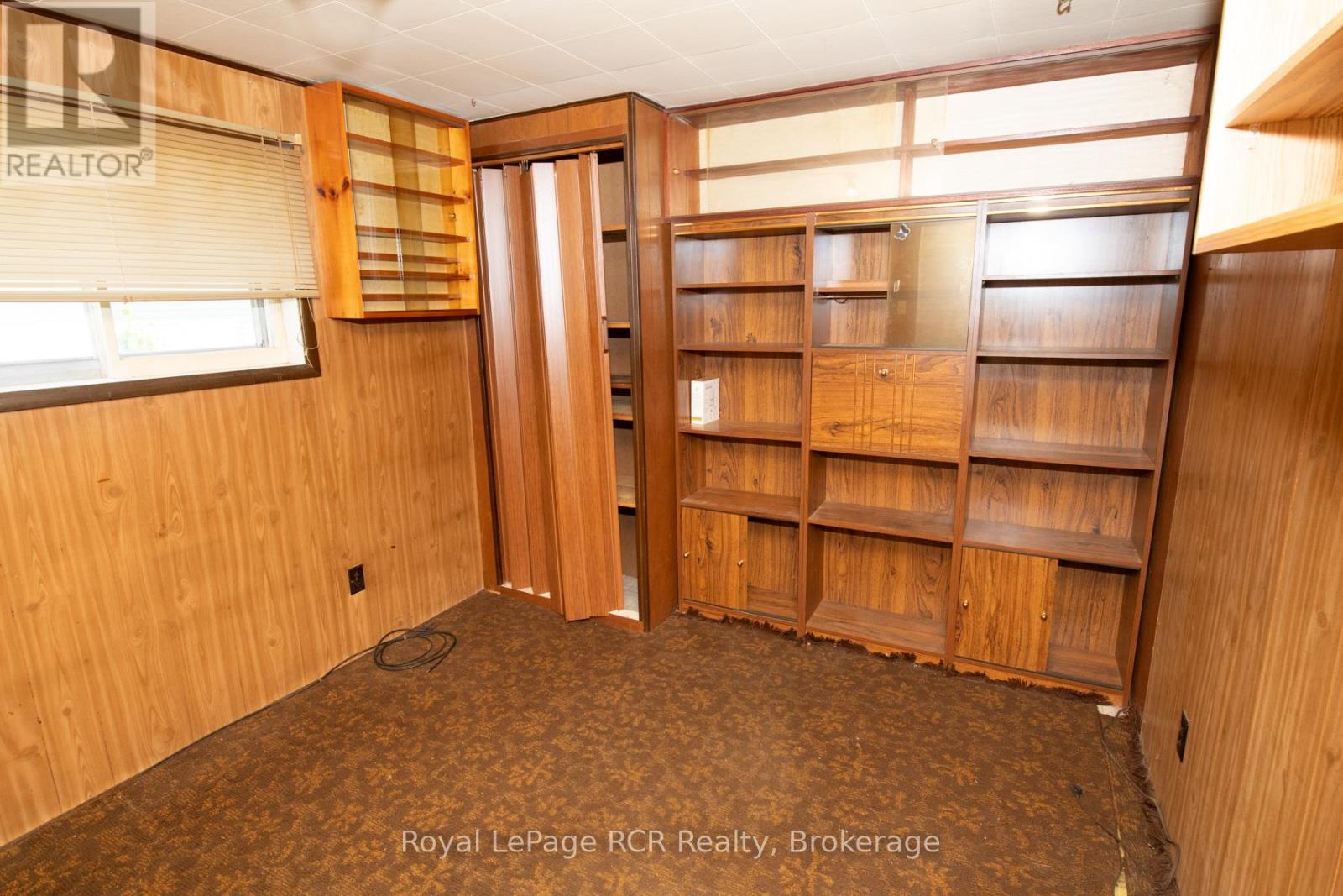 450 James Street W, Wellington North, Ontario  N0G 2L3 - Photo 6 - X12189027