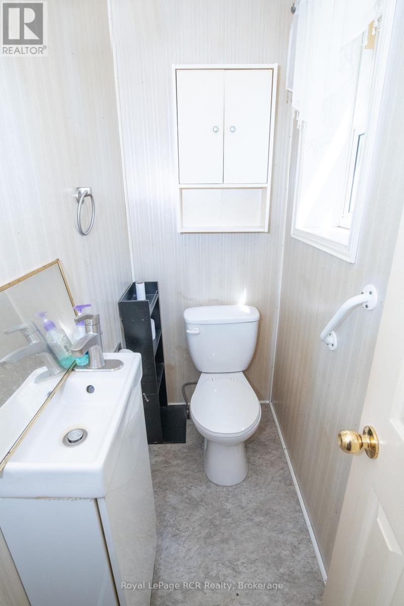 450 James Street W, Wellington North, Ontario  N0G 2L3 - Photo 8 - X12189027
