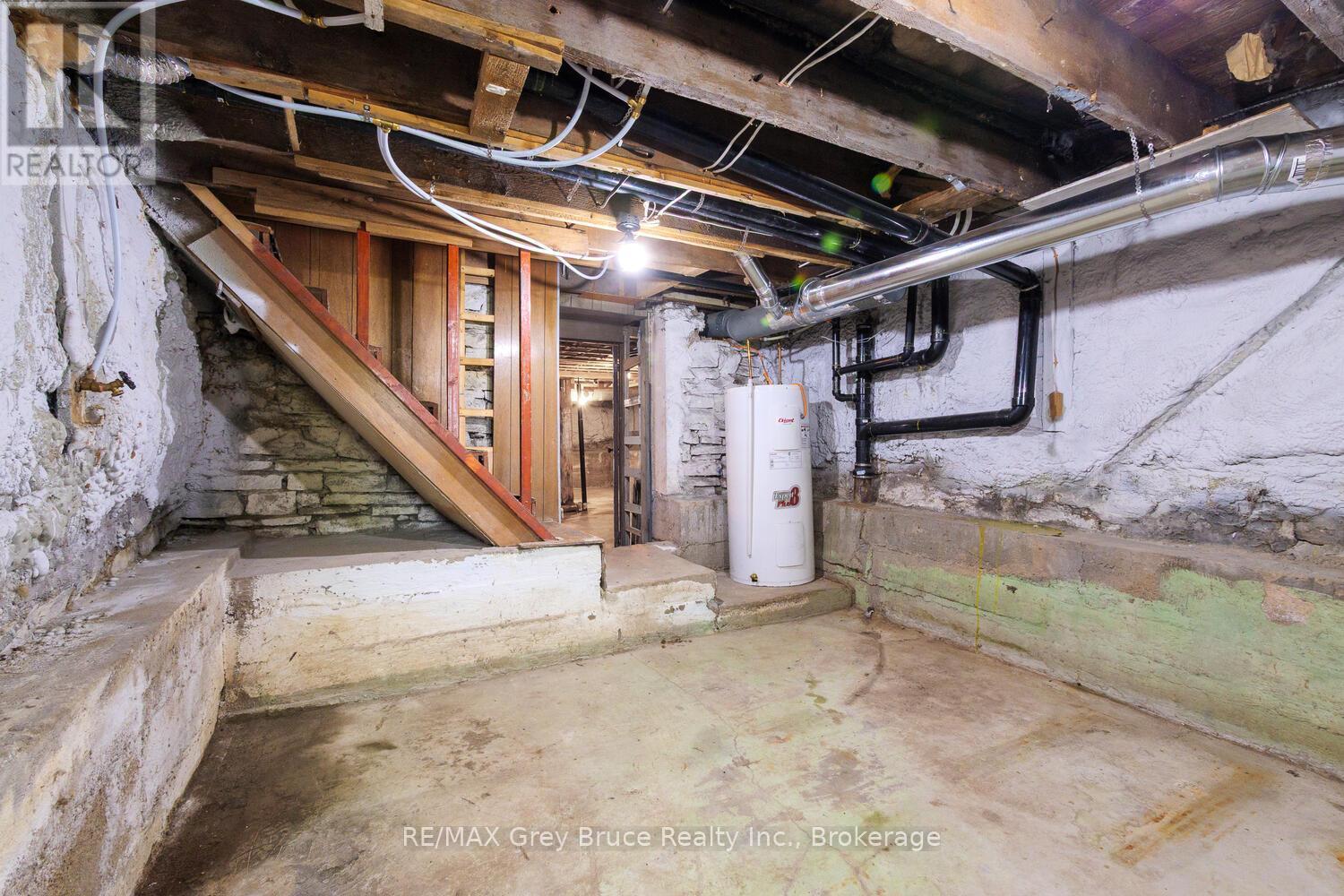 502 Gould Street, South Bruce Peninsula, Ontario  N0H 2T0 - Photo 36 - X12189120