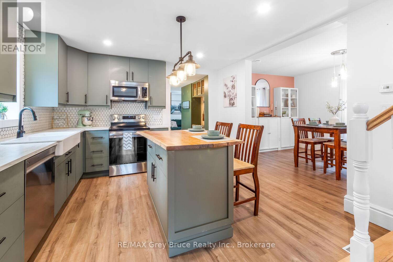 502 Gould Street, South Bruce Peninsula, Ontario  N0H 2T0 - Photo 8 - X12189120