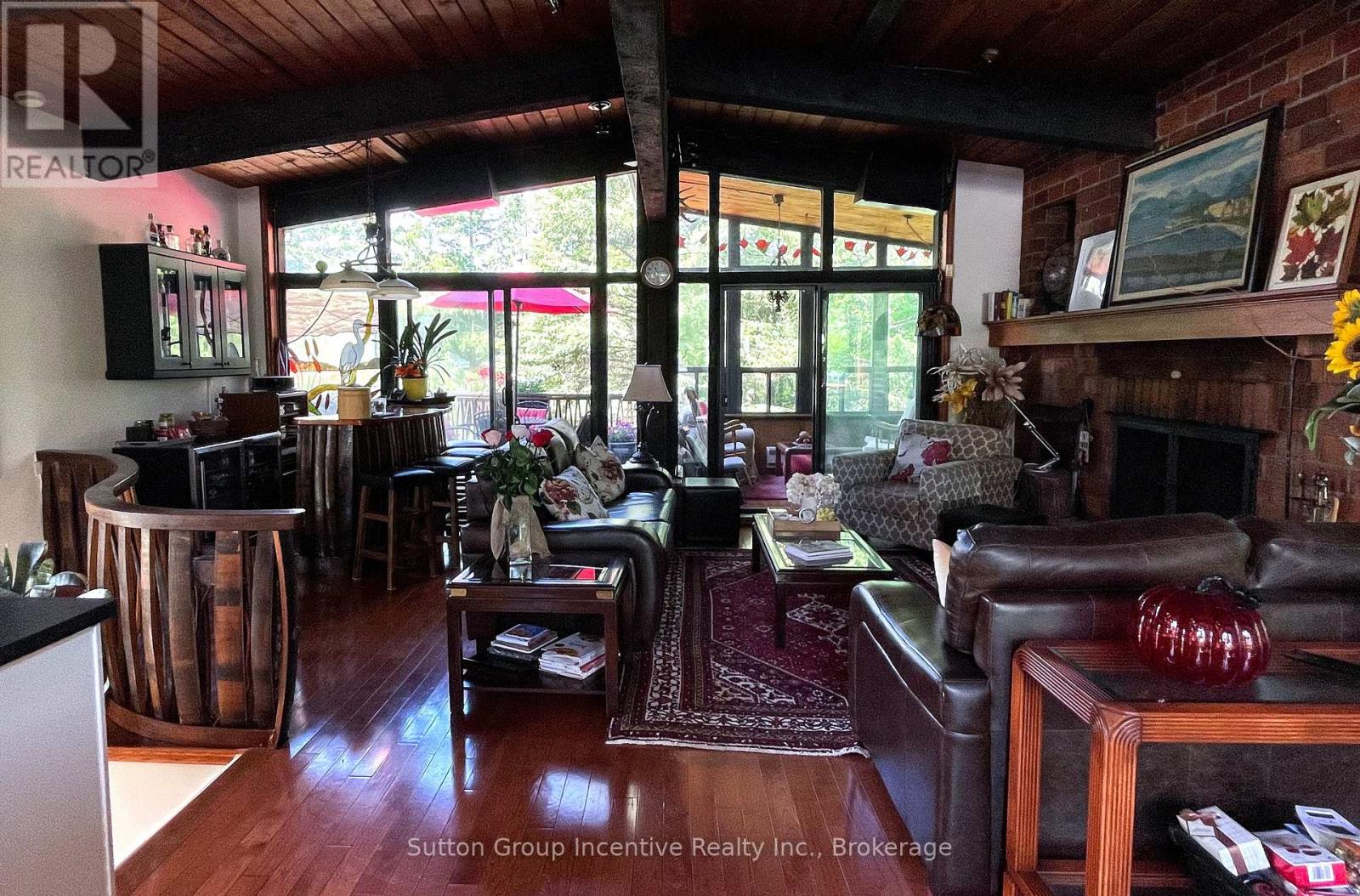 187 Arlberg Crescent, Blue Mountains, Ontario  L9Y 0M1 - Photo 17 - X12189243