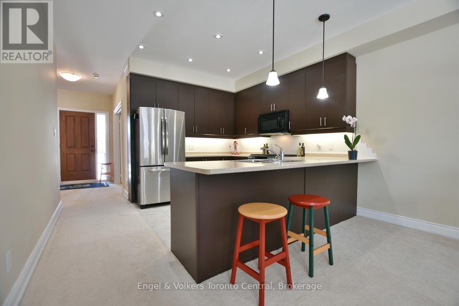 47 Meadowbrook Lane, Blue Mountains, Ontario  N0H 2P0 - Photo 11 - X12189196