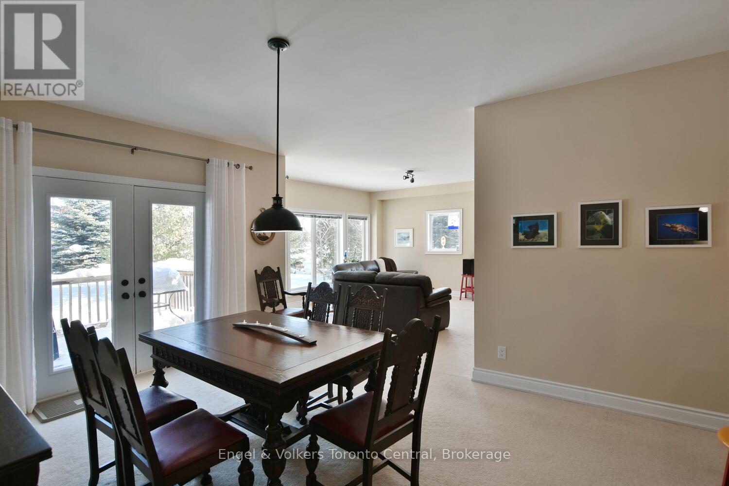 47 Meadowbrook Lane, Blue Mountains, Ontario  N0H 2P0 - Photo 14 - X12189196