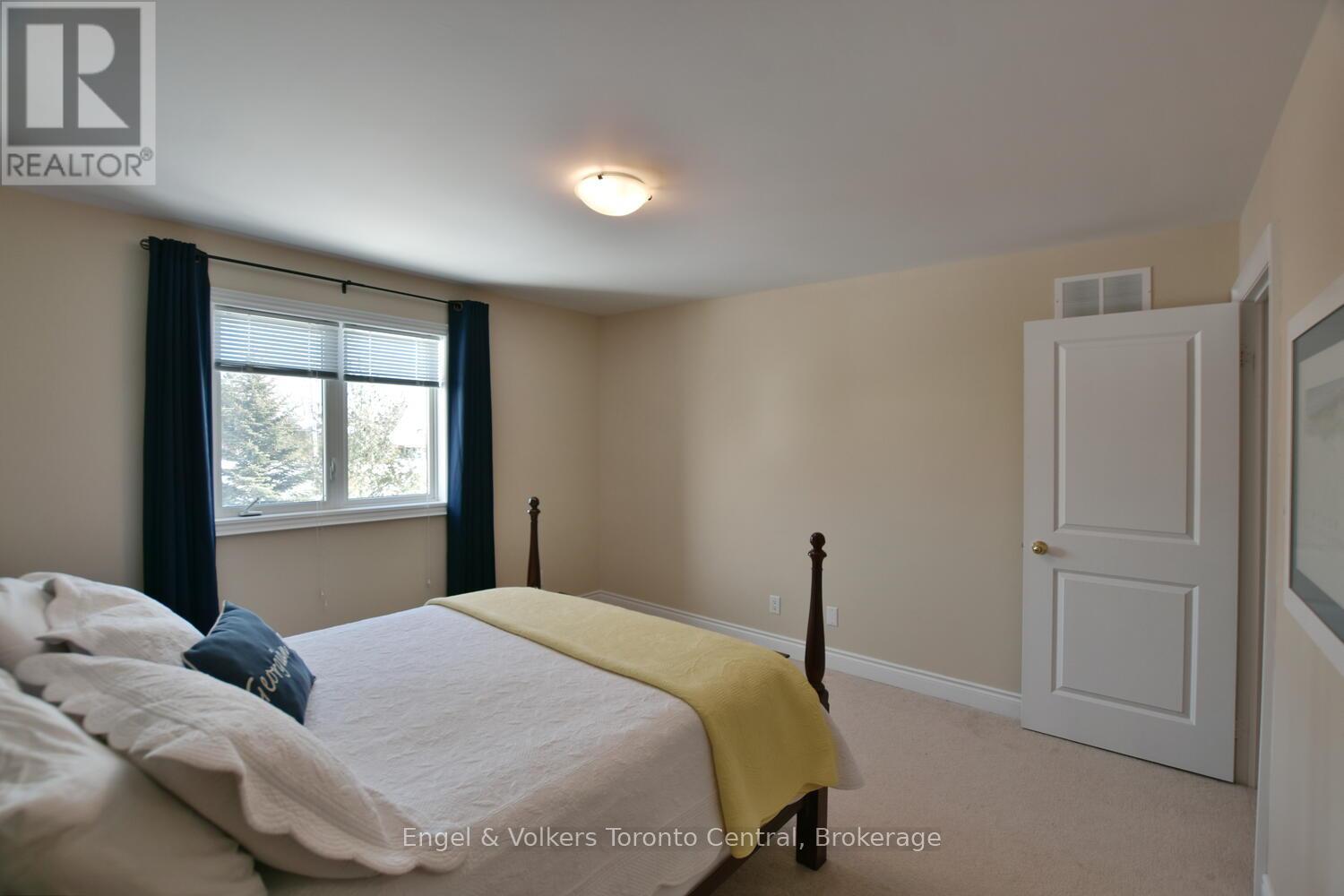 47 Meadowbrook Lane, Blue Mountains, Ontario  N0H 2P0 - Photo 21 - X12189196
