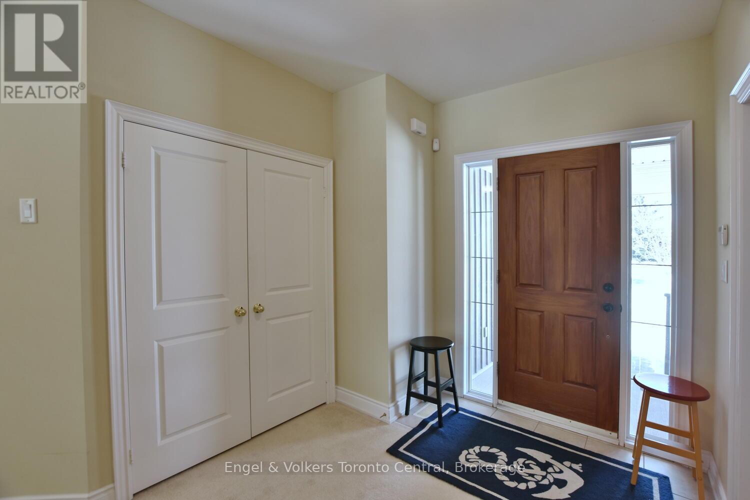 47 Meadowbrook Lane, Blue Mountains, Ontario  N0H 2P0 - Photo 8 - X12189196