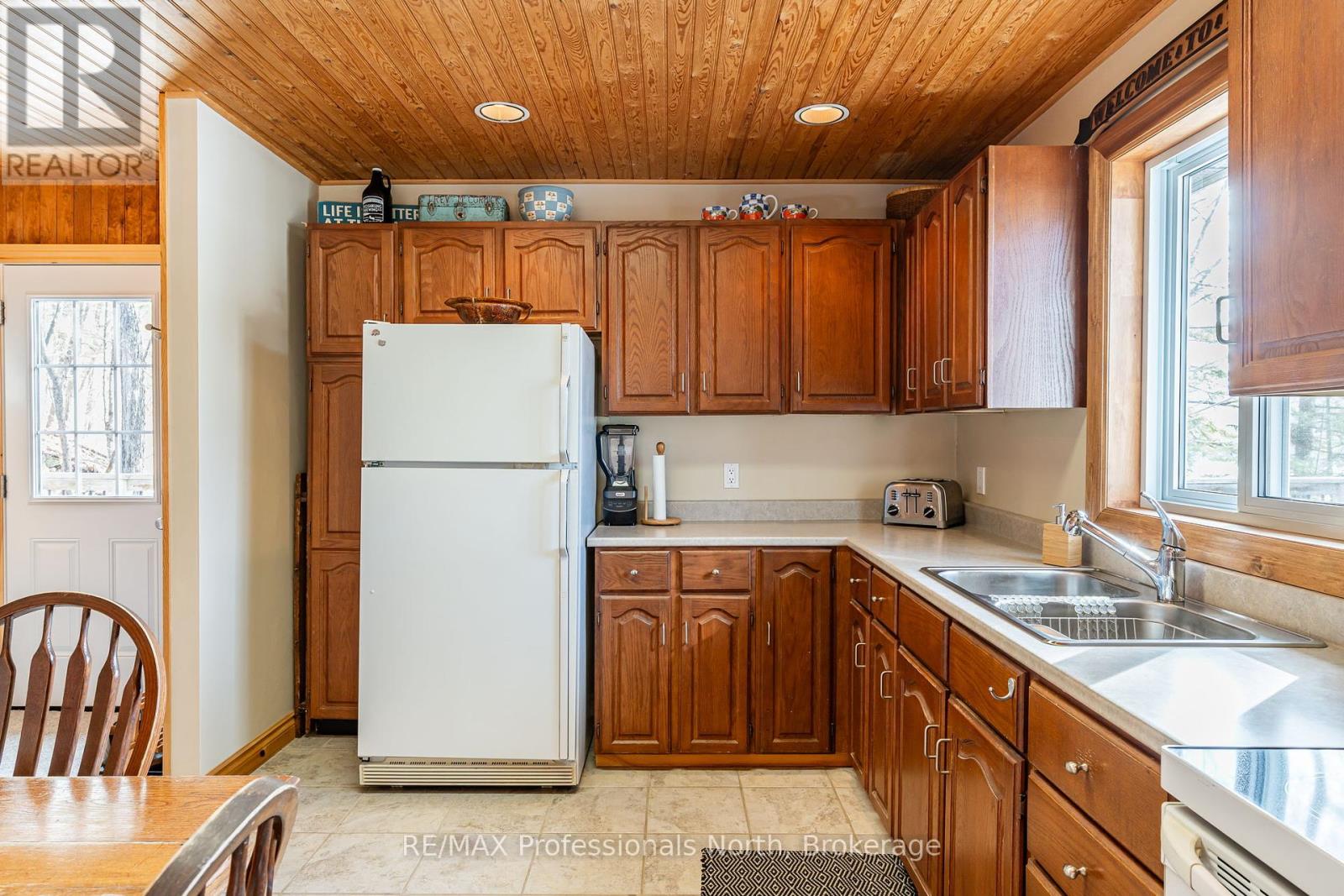 1196 Portage Road, Dysart Et Al, Ontario  K0M 1S0 - Photo 15 - X12189325