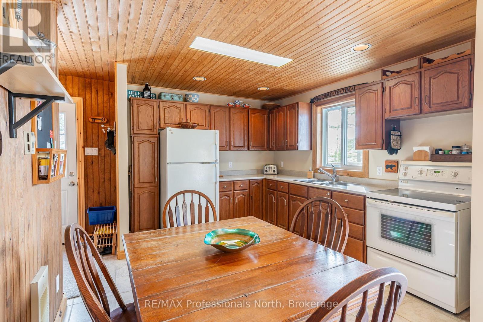 1196 Portage Road, Dysart Et Al, Ontario  K0M 1S0 - Photo 16 - X12189325