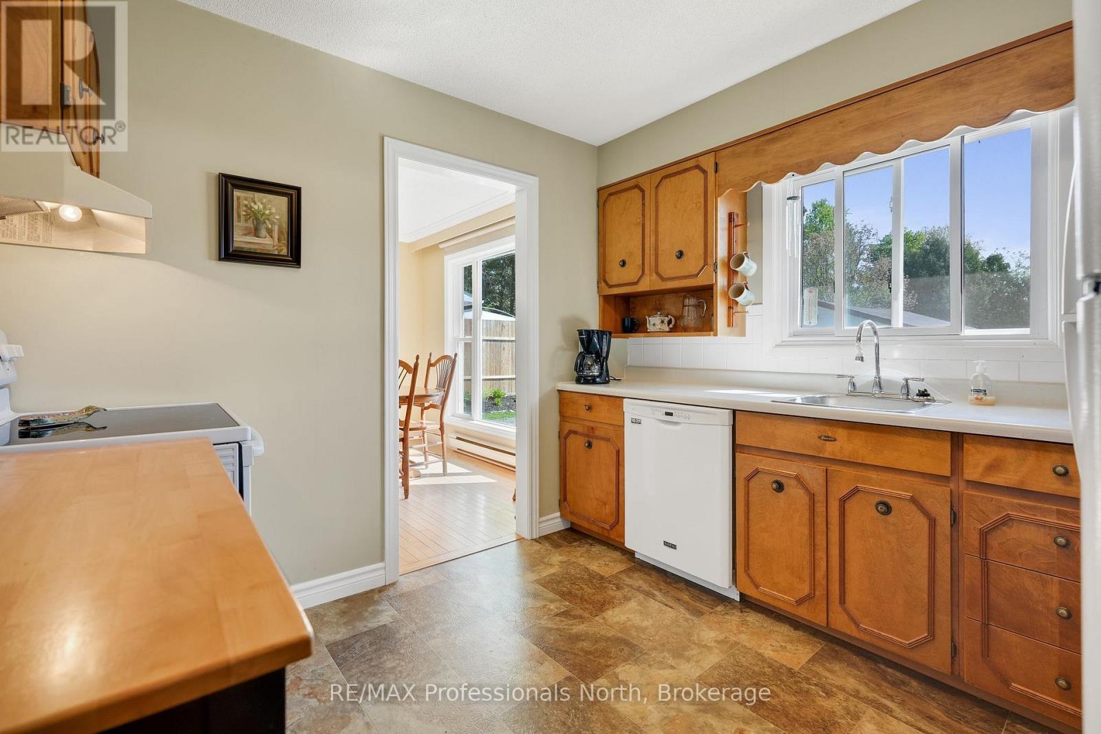 51 John Street, Sundridge, Ontario  P0A 1Z0 - Photo 10 - X12189327