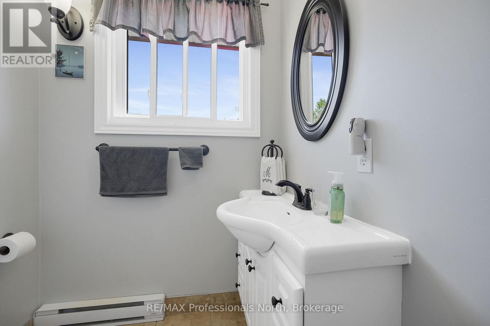 51 John Street, Sundridge, Ontario  P0A 1Z0 - Photo 22 - X12189327