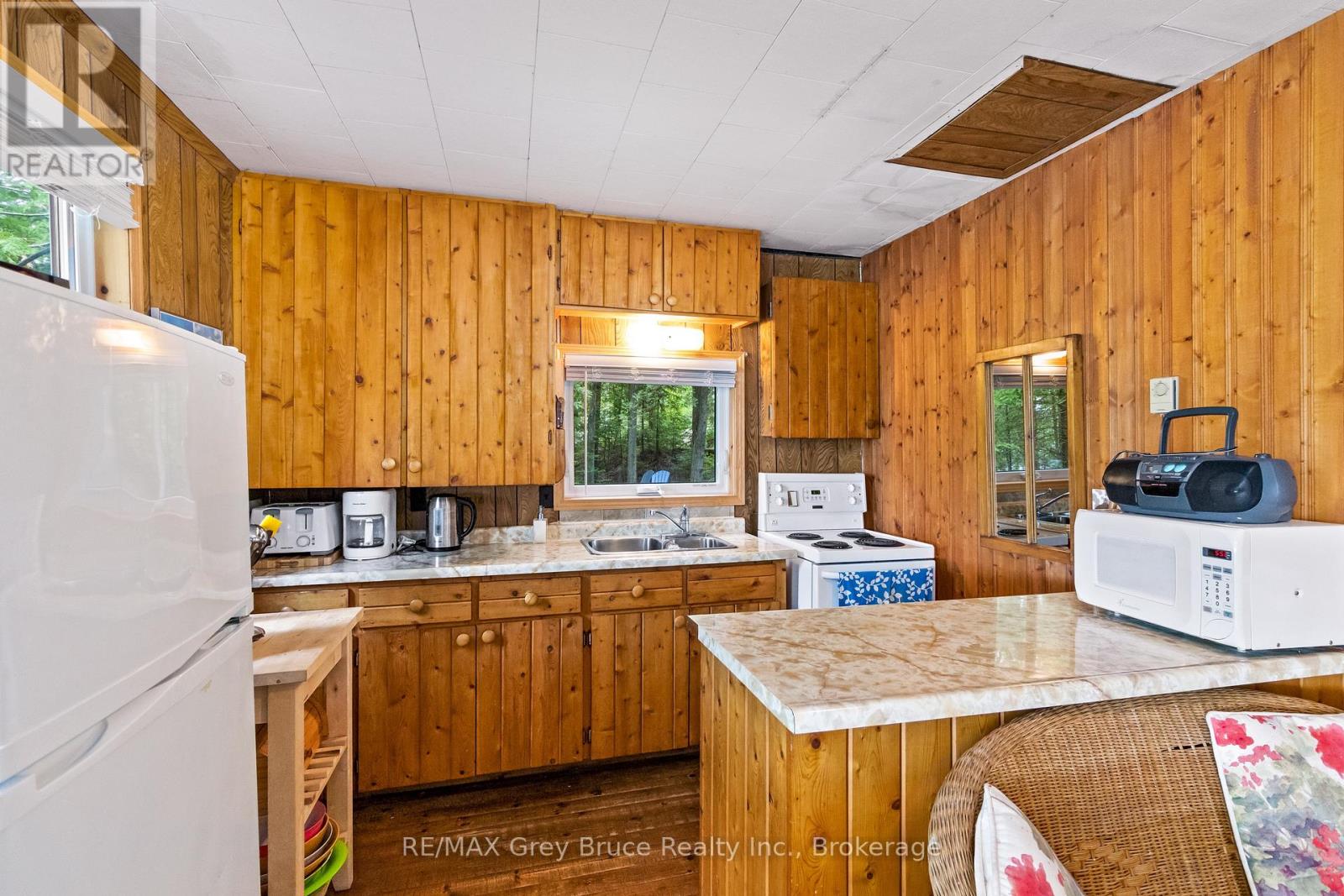 70 Big Tub Road, Northern Bruce Peninsula, Ontario  N0H 2R0 - Photo 28 - X12189411