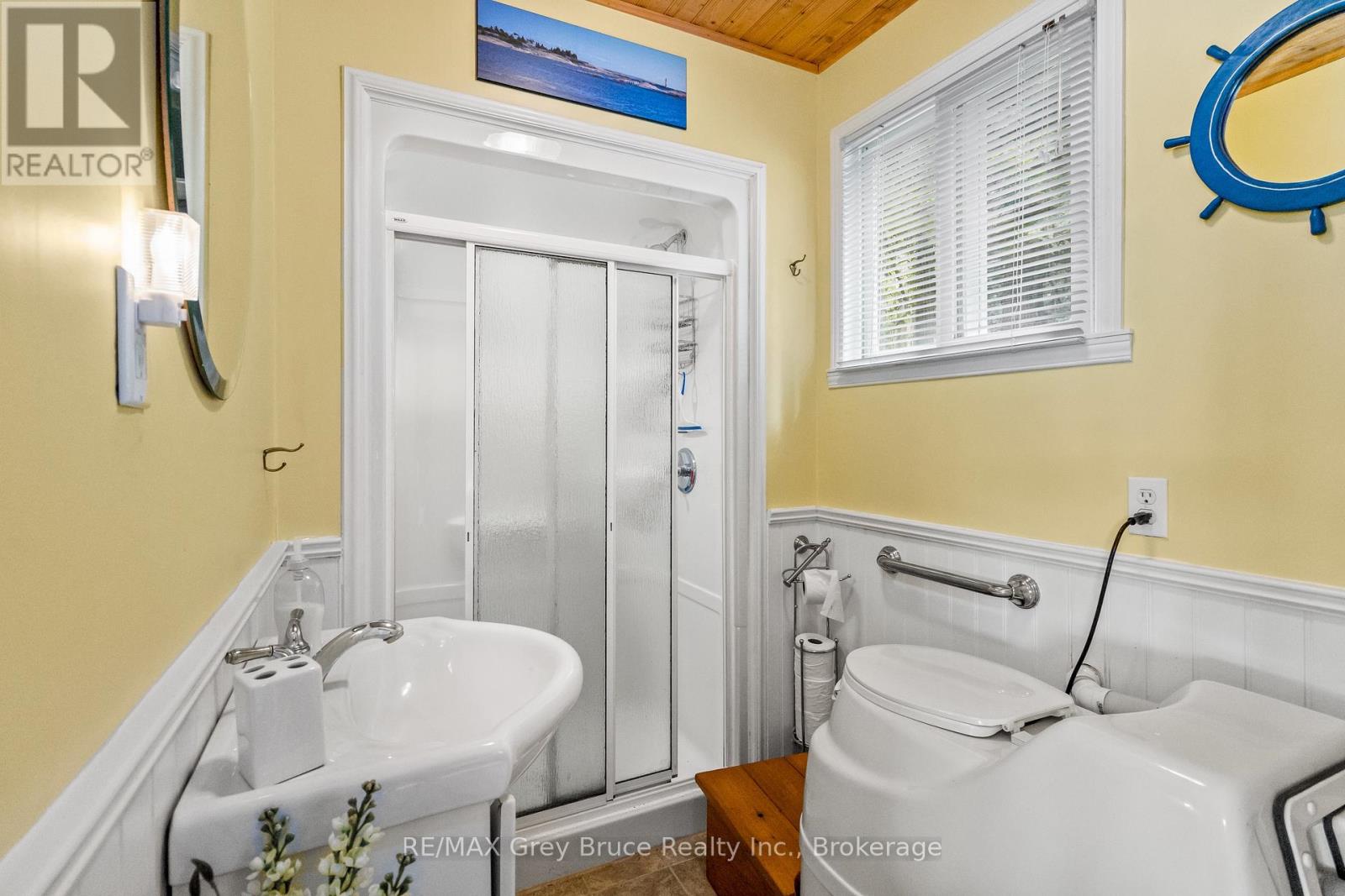70 Big Tub Road, Northern Bruce Peninsula, Ontario  N0H 2R0 - Photo 31 - X12189411