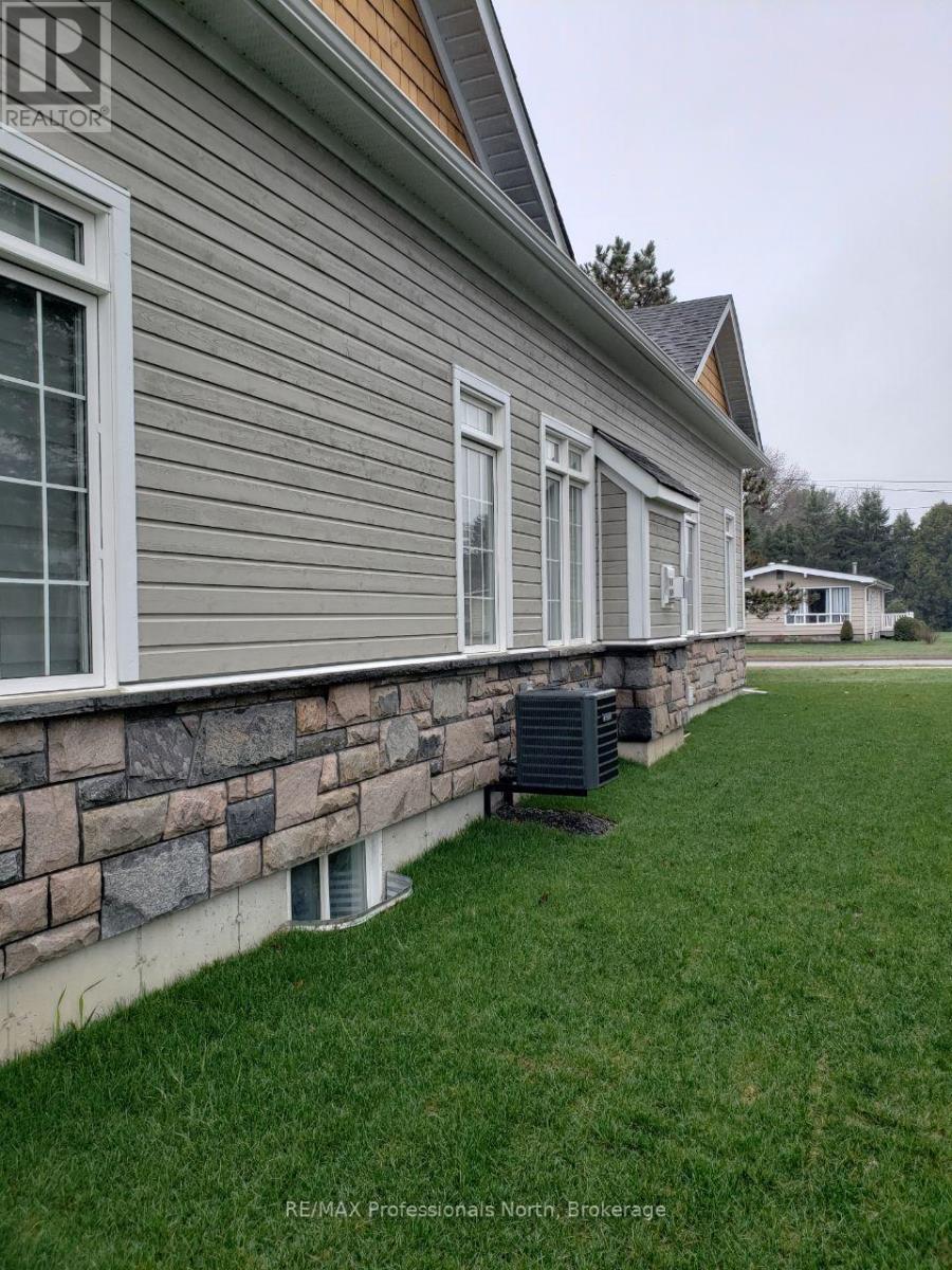 10 Durham Road, Bracebridge, Ontario  P1L 0B7 - Photo 18 - X12189490