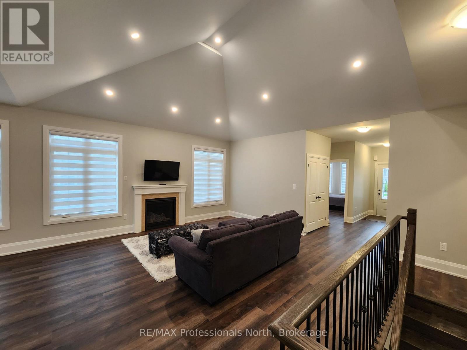 10 Durham Road, Bracebridge, Ontario  P1L 0B7 - Photo 8 - X12189490