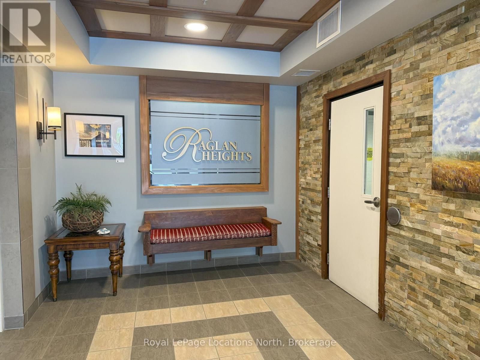 303 - 91 Raglan Street, Collingwood, Ontario  L9Y 4V3 - Photo 2 - S12189579