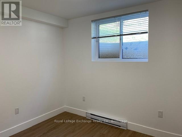 105 B Maple Street, Brockton, Ontario  N0G 2V0 - Photo 6 - X12189597