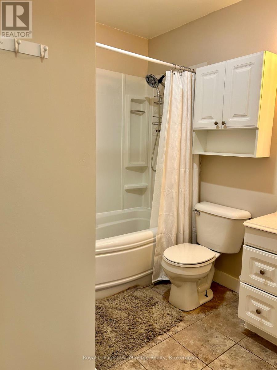 816 River Street E, Saugeen Shores, Ontario  N0H 2C4 - Photo 15 - X12189604