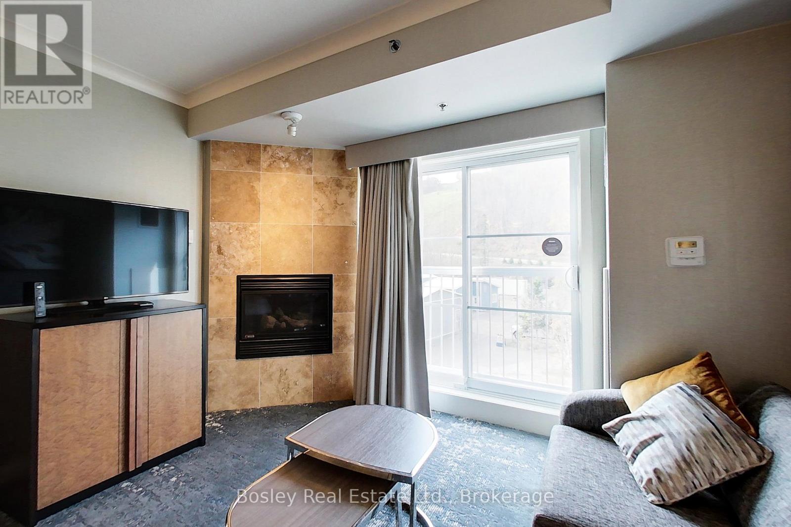 303 - 220 Gord Canning Drive, Blue Mountains, Ontario  L9Y 1C2 - Photo 7 - X12189689