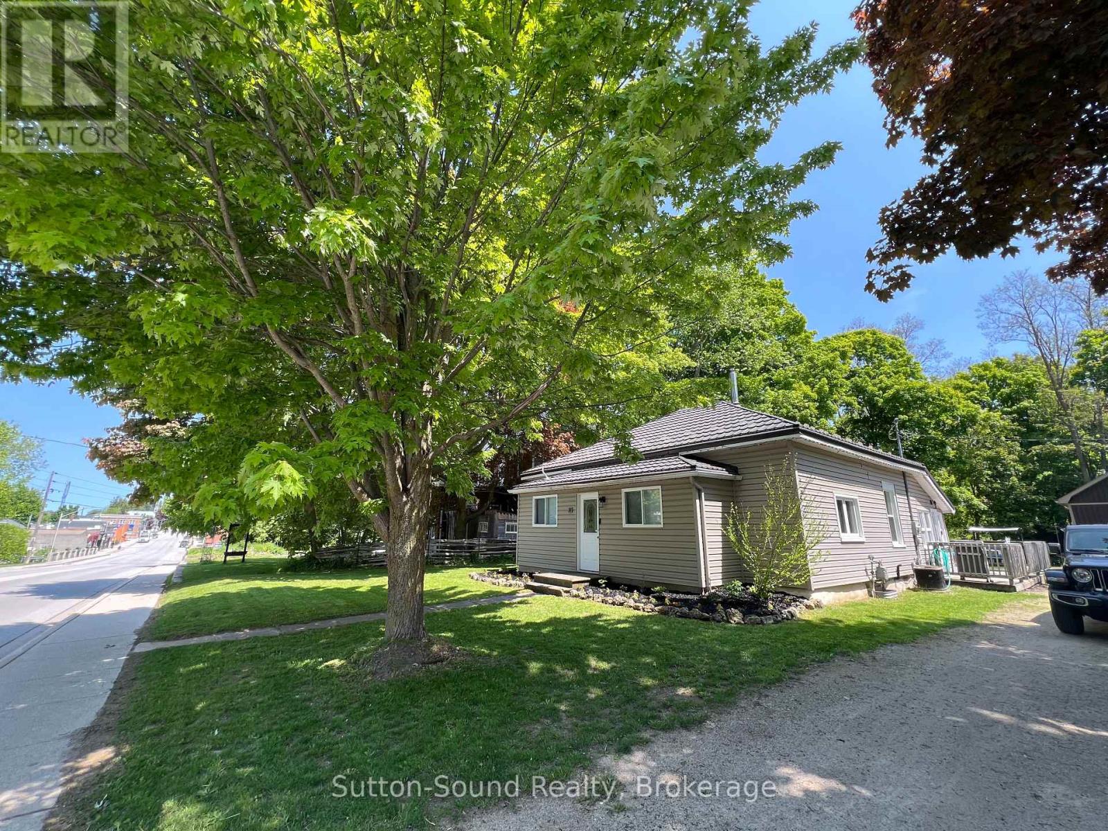 31 Yonge Street, Arran-Elderslie, Ontario  N0H 2N0 - Photo 1 - X12189932