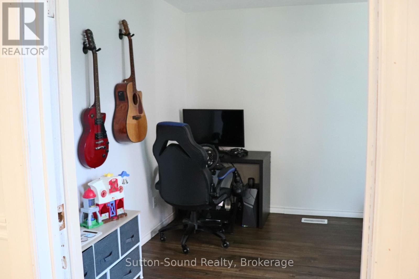 31 Yonge Street, Arran-Elderslie, Ontario  N0H 2N0 - Photo 40 - X12189932
