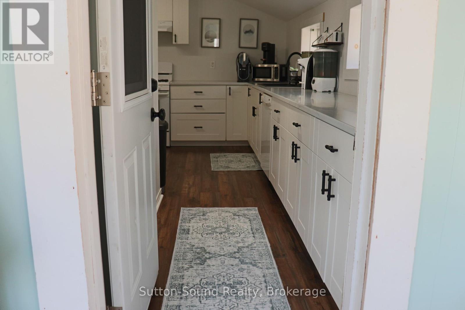 31 Yonge Street, Arran-Elderslie, Ontario  N0H 2N0 - Photo 9 - X12189932