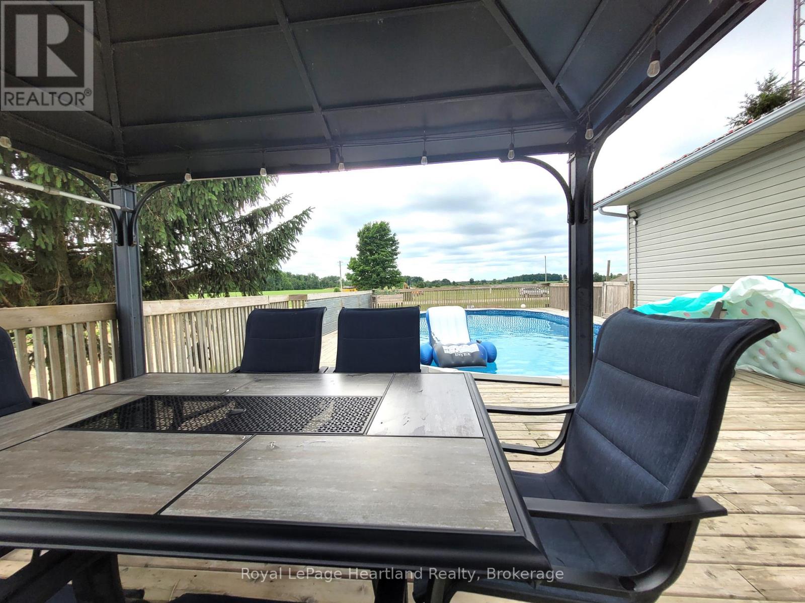 20 Crawford Street, North Huron, Ontario  N0G 2W0 - Photo 32 - X12190023
