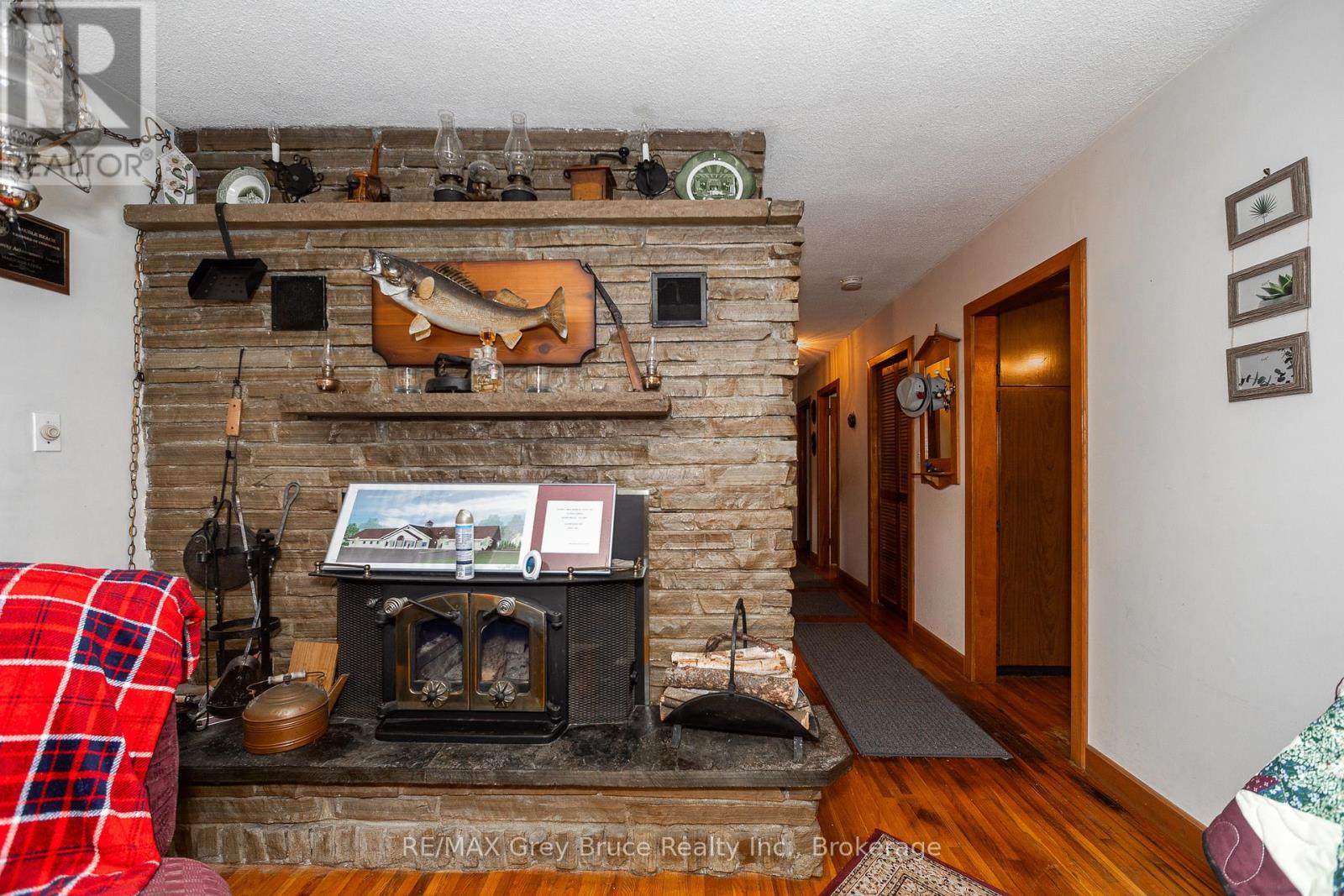564 Municipal Road, South Bruce Peninsula, Ontario  N0H 2G0 - Photo 15 - X12190070
