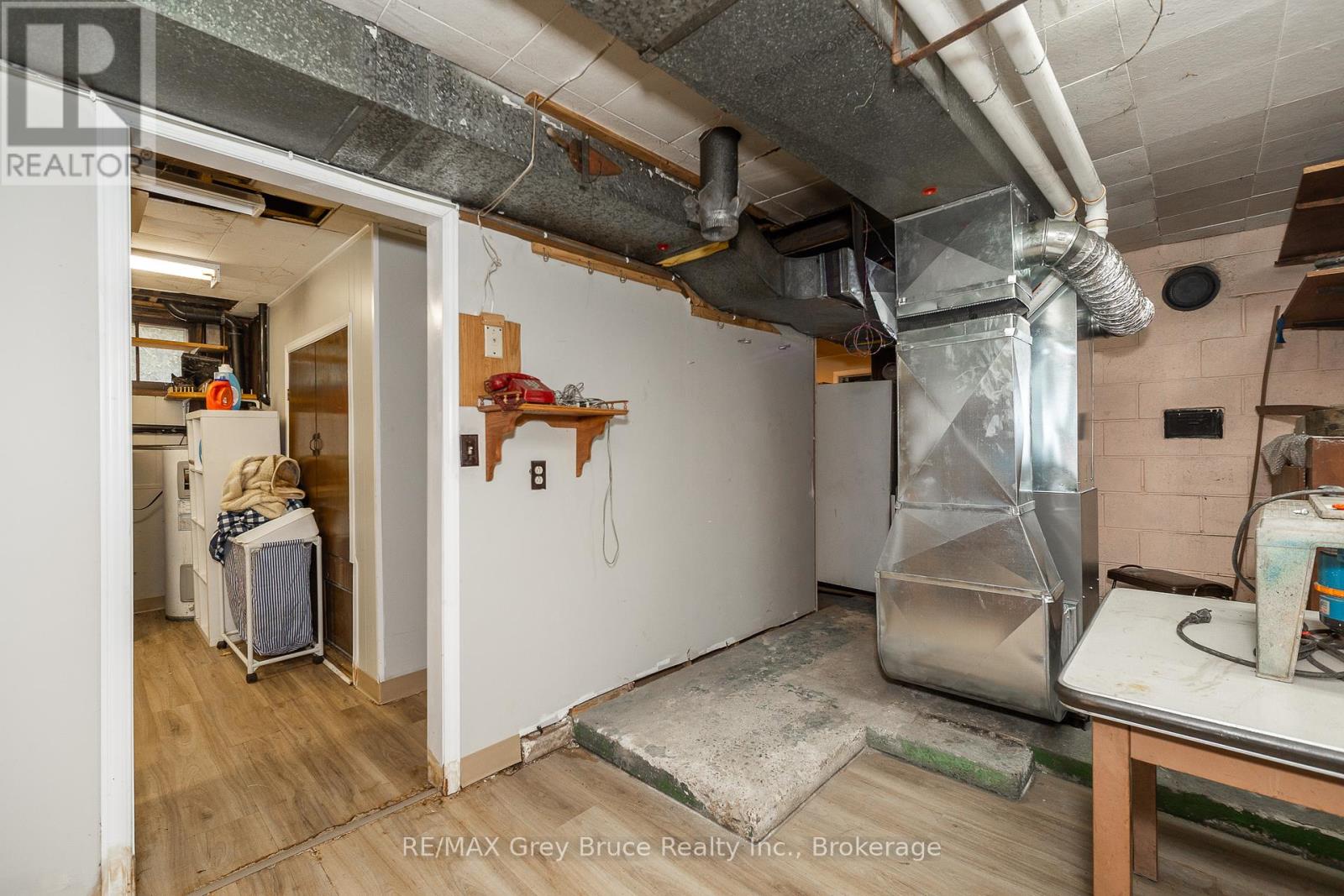 564 Municipal Road, South Bruce Peninsula, Ontario  N0H 2G0 - Photo 26 - X12190070