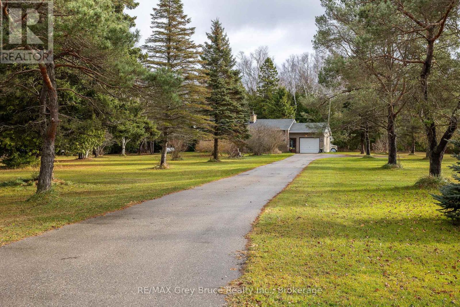 564 Municipal Road, South Bruce Peninsula, Ontario  N0H 2G0 - Photo 3 - X12190070