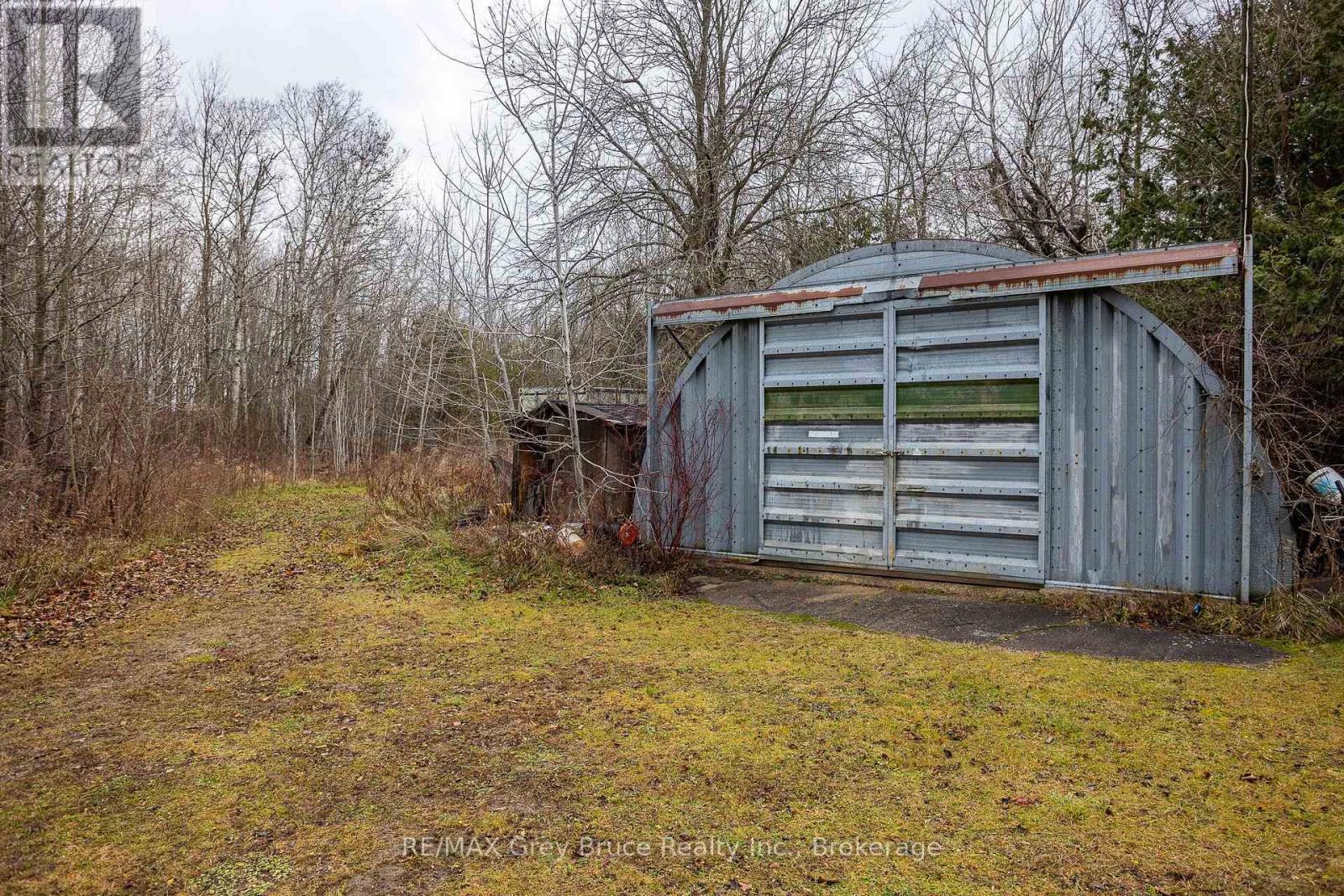564 Municipal Road, South Bruce Peninsula, Ontario  N0H 2G0 - Photo 8 - X12190070