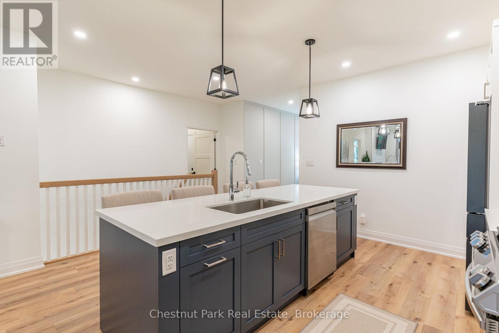 55 Jack Street, Huntsville, Ontario  P1H 0G4 - Photo 11 - X12190107