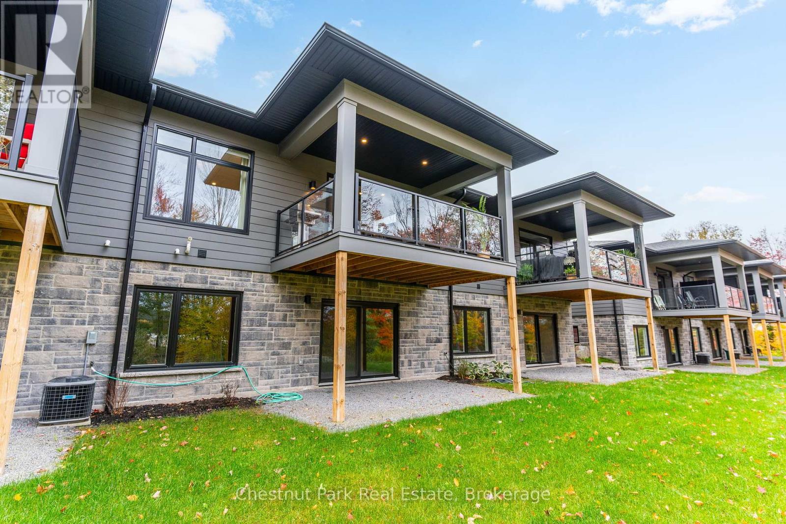 55 Jack Street, Huntsville, Ontario  P1H 0G4 - Photo 36 - X12190107