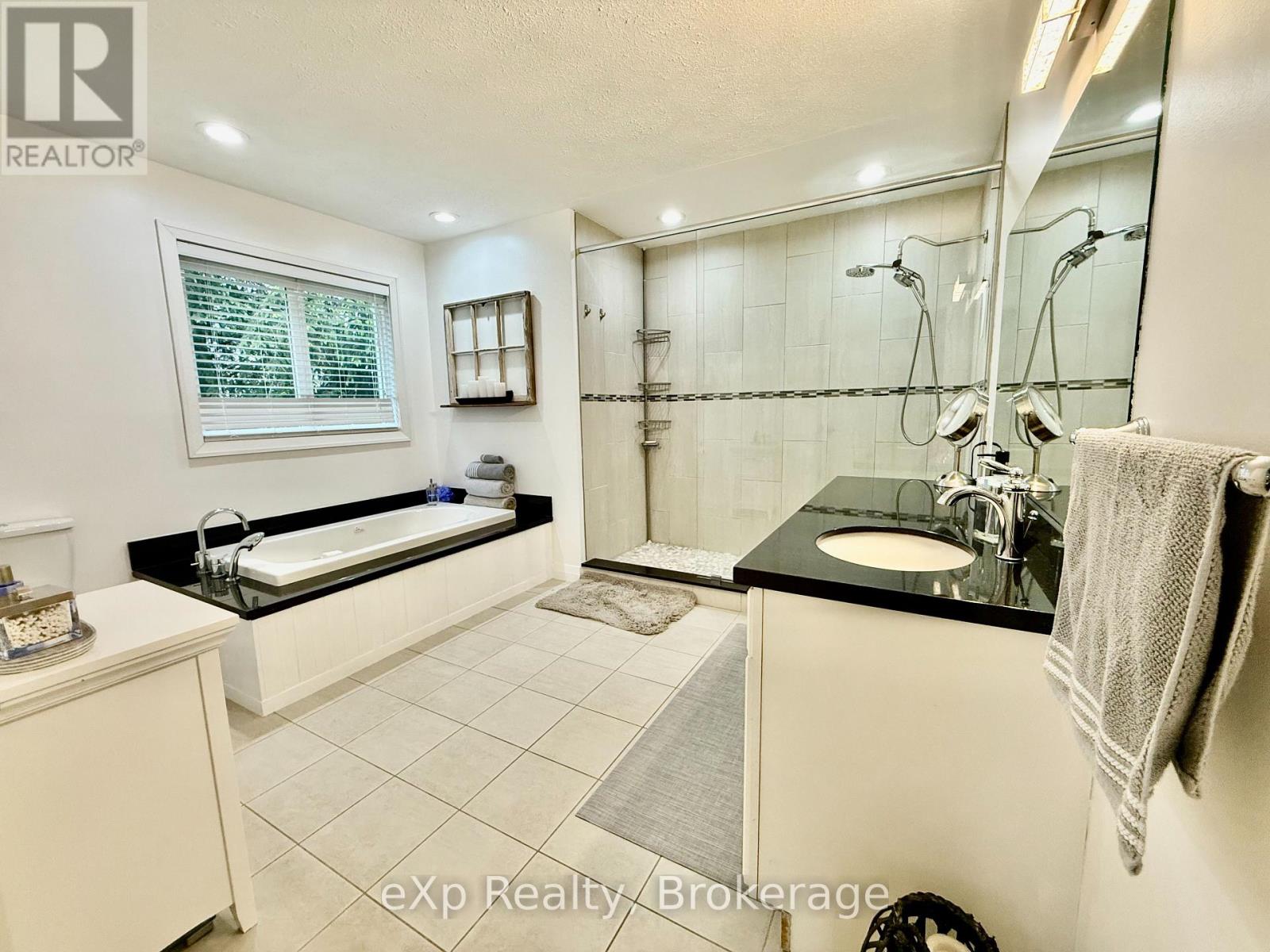 3 Gray Court, South Bruce, Ontario  N0G 2J0 - Photo 13 - X12190283