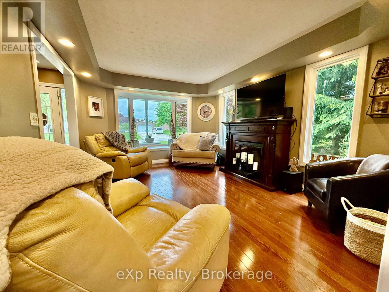 3 Gray Court, South Bruce, Ontario  N0G 2J0 - Photo 9 - X12190283