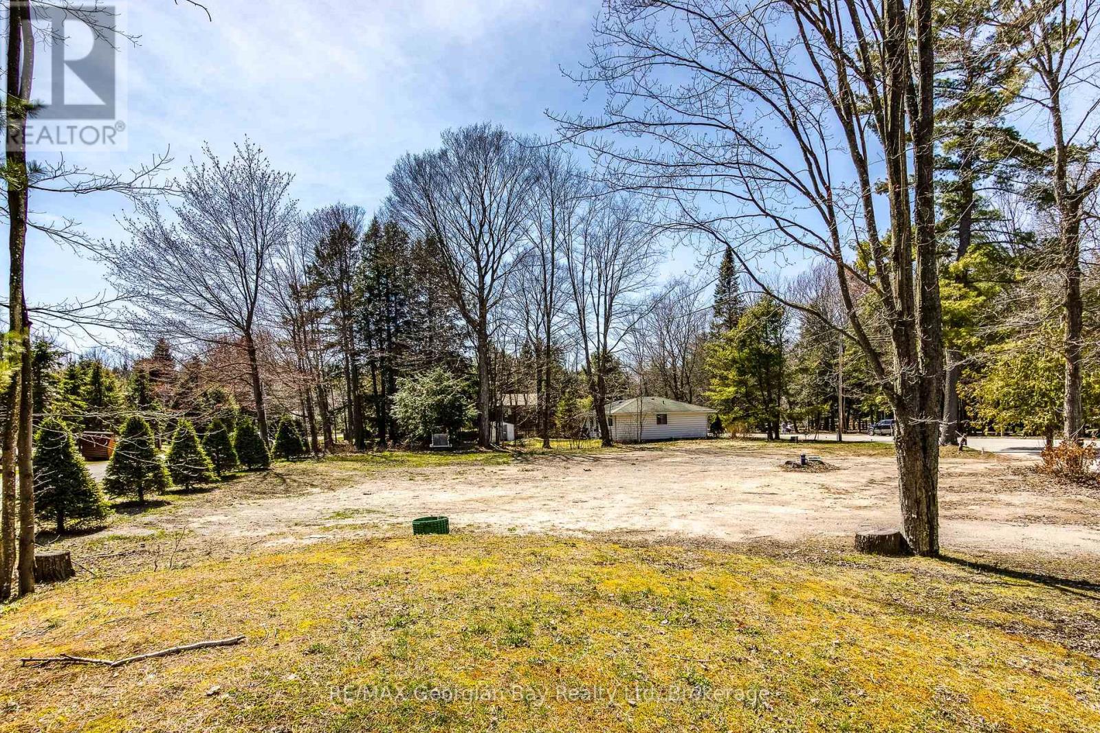 121 Green Point Road, Tiny, Ontario  L9M 0M7 - Photo 1 - S12190486