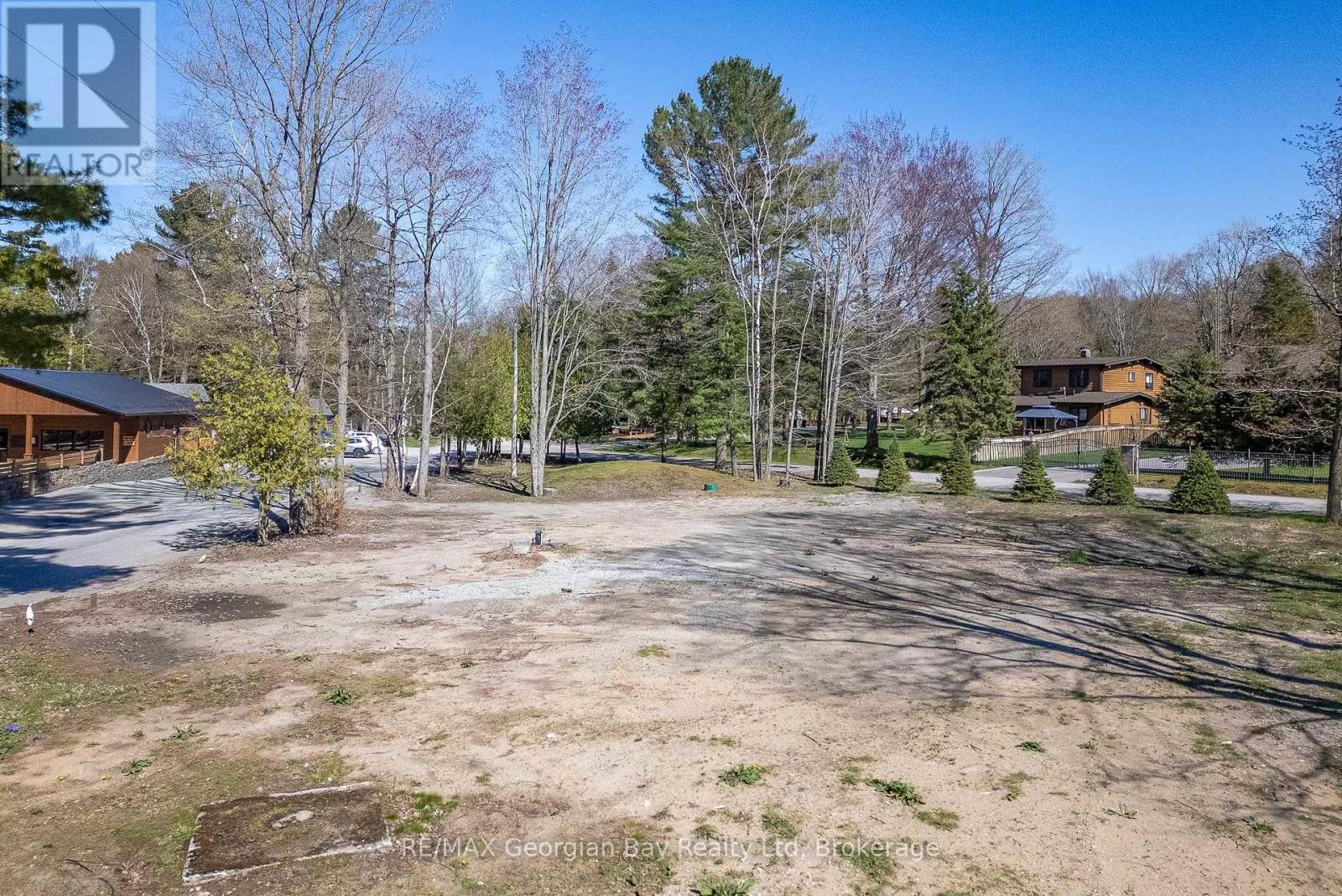 121 Green Point Road, Tiny, Ontario  L9M 0M7 - Photo 11 - S12190486