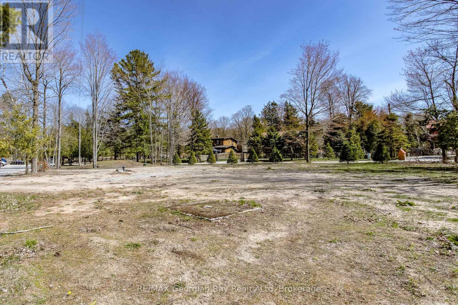 121 Green Point Road, Tiny, Ontario  L9M 0M7 - Photo 13 - S12190486