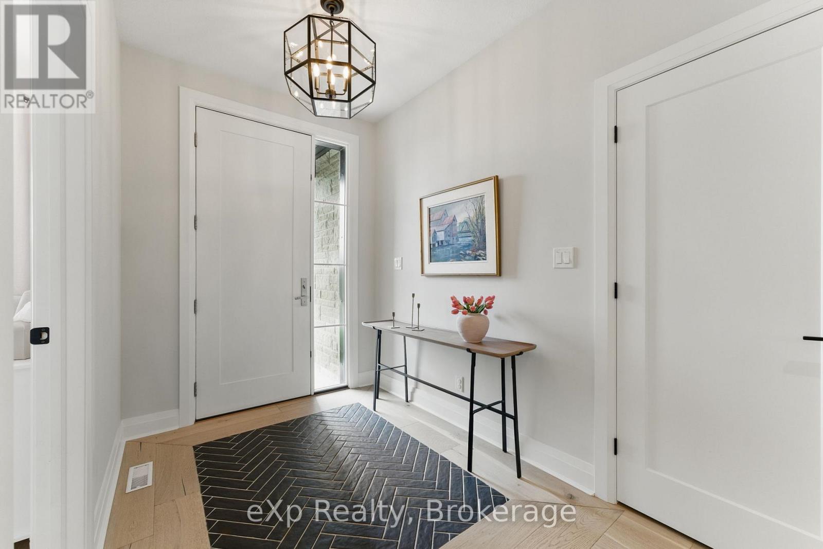 87 Orr Street, Stratford, Ontario  N5A 0H7 - Photo 4 - X12191045