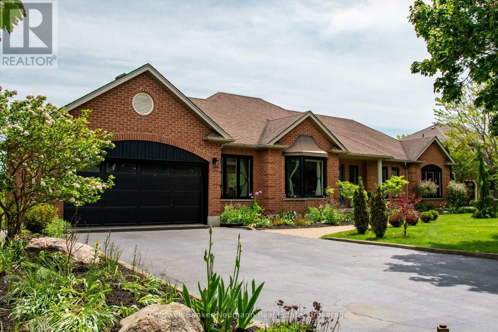 27 Cross Creek Boulevard, Guelph/eramosa, Ontario  N1H 6J2 - Photo 2 - X12191218