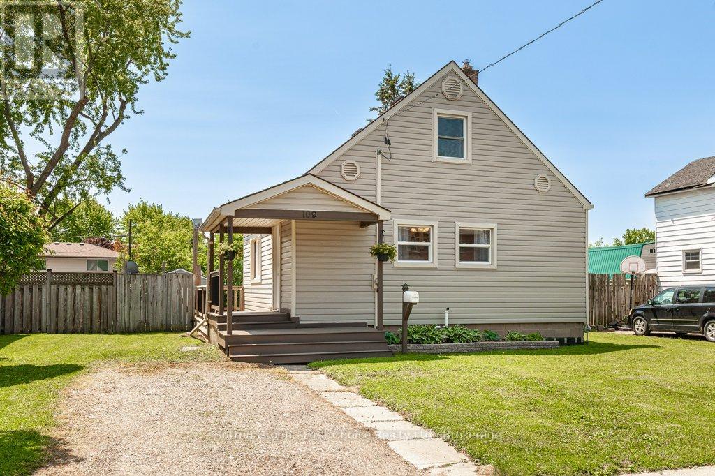 109 Norfolk Street, Stratford, Ontario  N5A 3Y7 - Photo 1 - X12191661