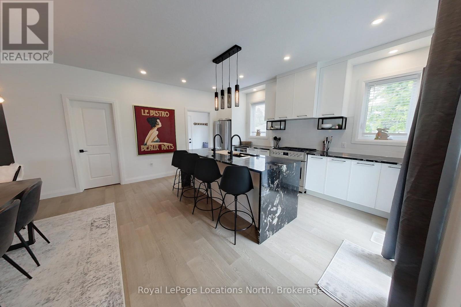 59 Alfred Street, Blue Mountains, Ontario  N0H 2P0 - Photo 3 - X12191692