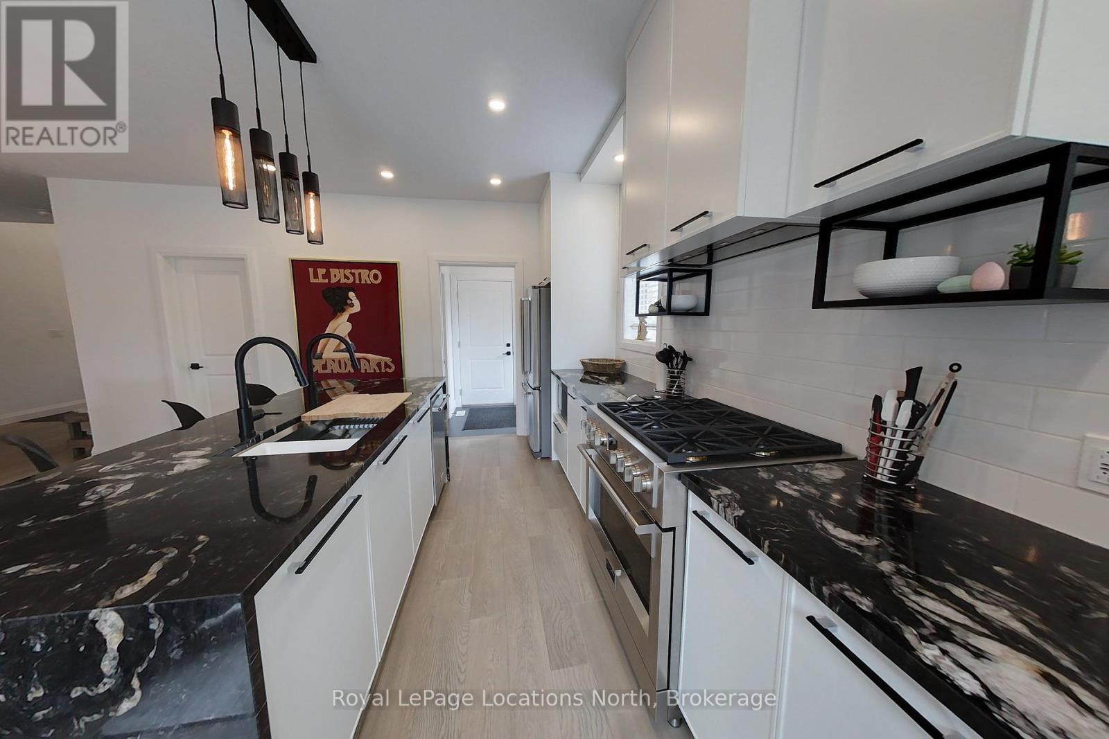 59 Alfred Street, Blue Mountains, Ontario  N0H 2P0 - Photo 4 - X12191692
