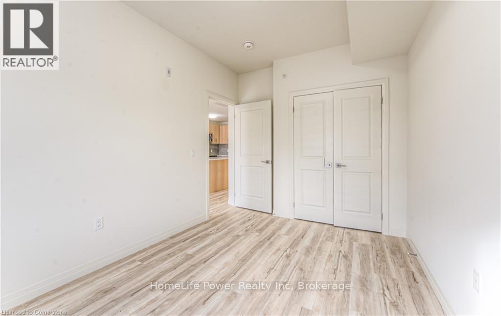 225 - 301 Westmount Road W, Kitchener, Ontario  N2M 5M9 - Photo 15 - X12191962