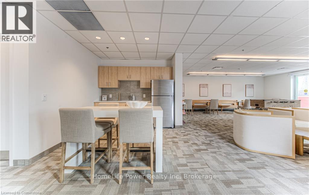 225 - 301 Westmount Road W, Kitchener, Ontario  N2M 5M9 - Photo 26 - X12191962