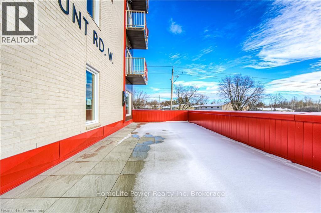 225 - 301 Westmount Road W, Kitchener, Ontario  N2M 5M9 - Photo 32 - X12191962