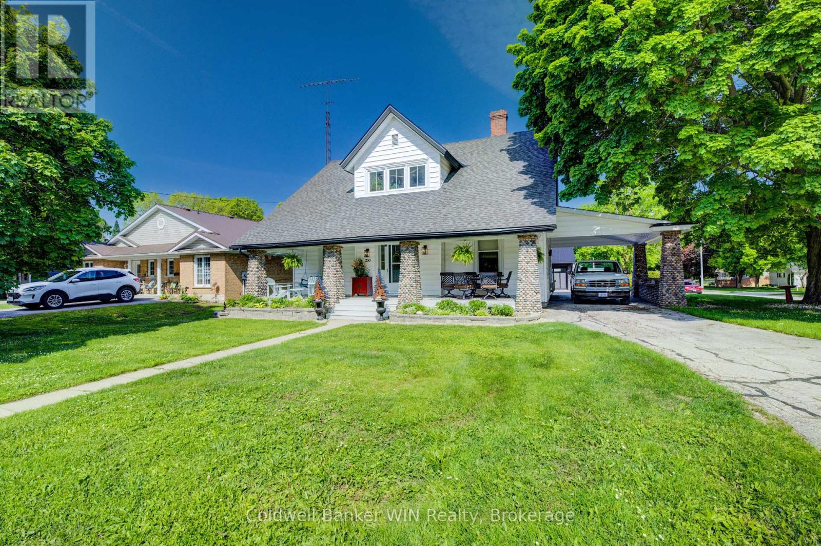230 MINNIE STREET, North Huron, Ontario
