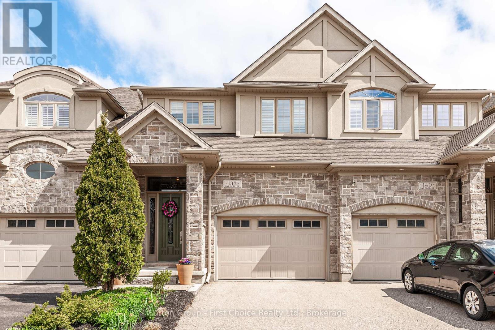 138 Oak Park Drive, Waterloo, Ontario  N2K 0B3 - Photo 2 - X12192151